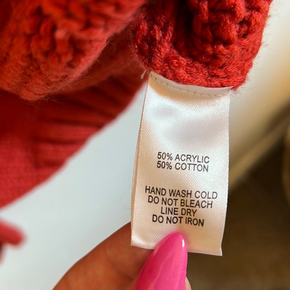 Lulu’s Sweater - Picture 3 of 4